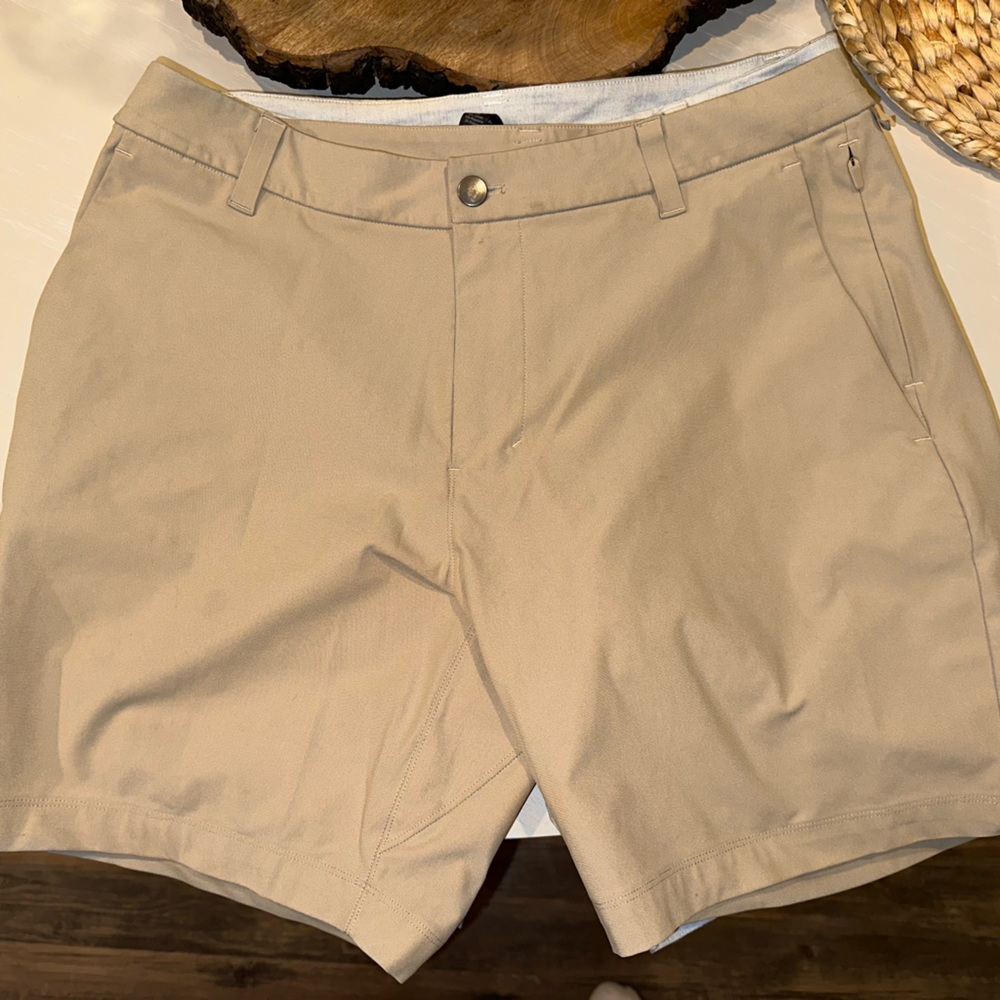 Perfect condition Lulu Lemon shorts! 7”